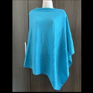 100% Cashmere Poncho 💙